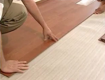 Como colocar carpete de madeira